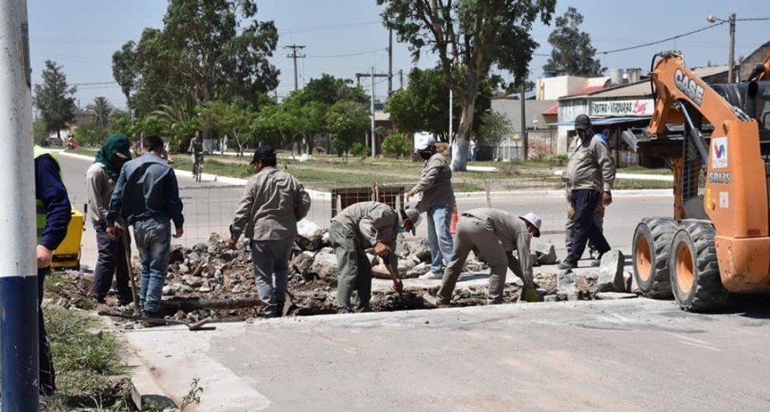 Villa &Aacute;ngela: EL MUNICIPIO REALIZA REPARACI&Oacute;N DE BACHES, LIMPIEZA DE CUNETAS Y ALCANTARILLAS