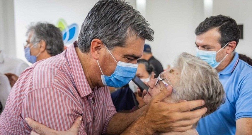 S&aacute;enz Pe&ntilde;a: CAPITANICH COMPARTI&Oacute; UN EMOTIVO ENCUENTRO CON JUBILADAS Y JUBILADOS CHAQUE&Ntilde;OS