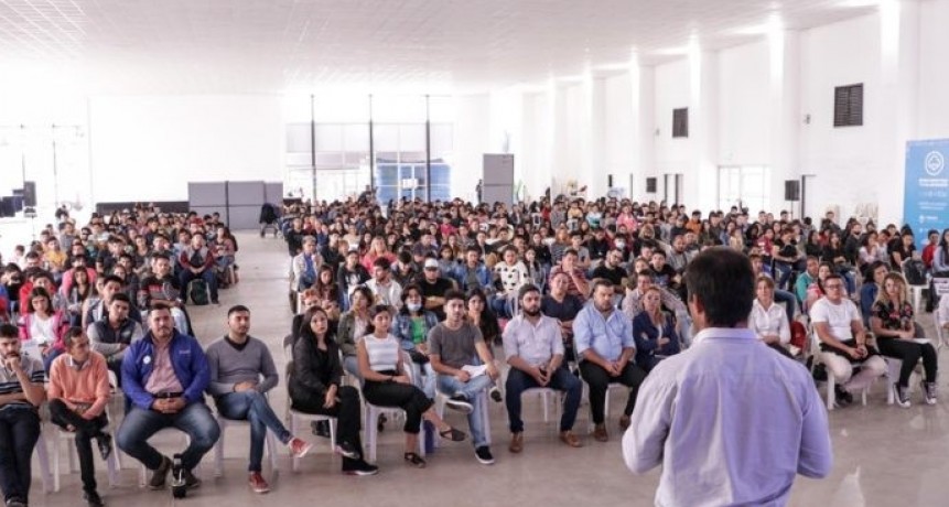 S&aacute;enz Pe&ntilde;a: COMENZ&Oacute; EL ENCUENTRO POR EL ALGOD&Oacute;N | "Un evento que apunta a revalorizar la industria y la producci&oacute;n textil del cultivo emblema del Chaco" 