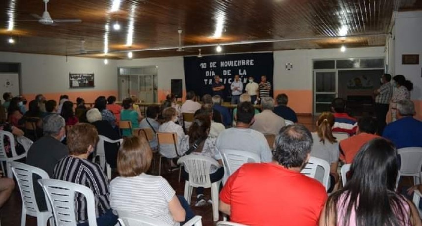 Villa &Aacute;ngela: EL INTENDENTE PAPP SE REUNI&Oacute; CON VECINOS DE DISTINTOS SECTORES Y ANUNCI&Oacute; PAVIMENTO Y OTRAS OBRAS
