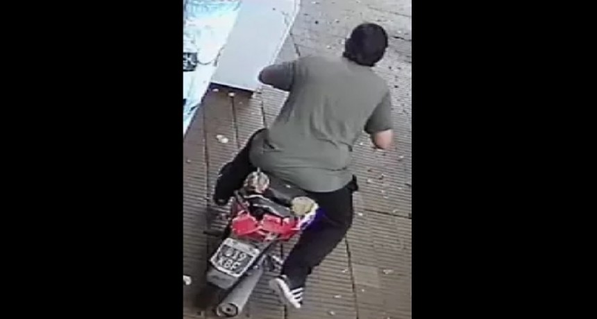 Resistencia: AS&Iacute; LE ROBARON A UN KIOSQUERO EN PLENA SIESTA CHAQUE&Ntilde;A