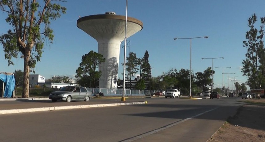 Villa &Aacute;ngela: JULIO BENITEZ &ndash; SAMEEP | SE AMPLIA LA RED DE SUMINISTRO HACIA LA ZONA OESTE DE LA CIUDAD Y SE TRABAJA EN EL BACHEO DE CALLE COL&Oacute;N