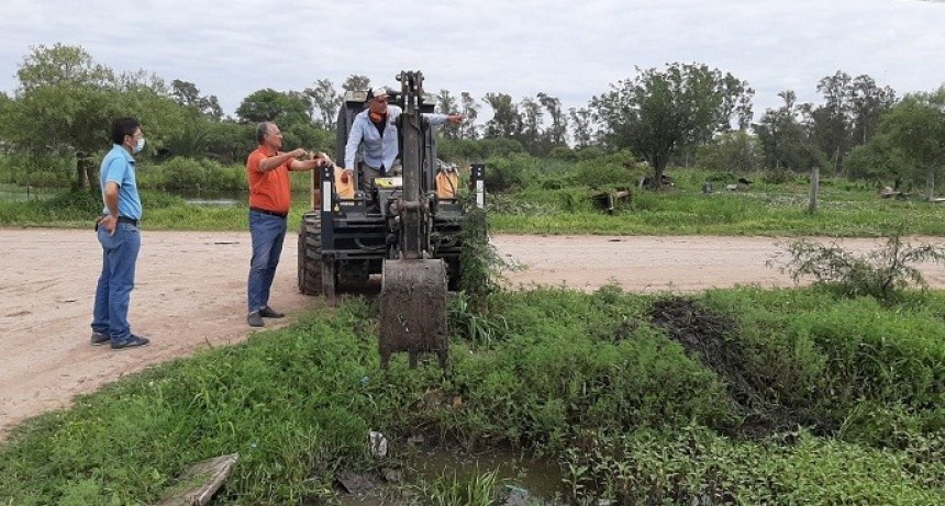 Villa &Aacute;ngela: EL MUNICIPIO AVANZA CON IMPORTANTES MEJORAS EN BENEFICIO DE LAS FAMILIAS DE LA CHACRA 53