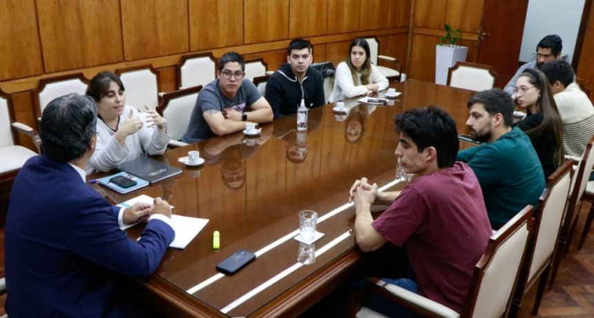 CAPITANICH RECIBI&Oacute; A RESIDENTES DEL HOSPITAL PERRANDO Y REPUDI&Oacute; EL ACCIONAR POLICIAL: "ACTUARON DE MODO INCORRECTO"