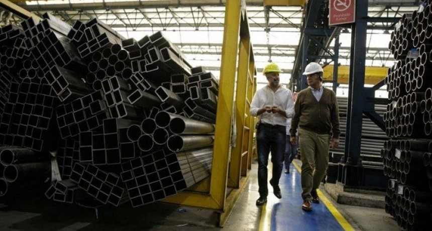 DESARROLLO PRODUCTIVO: CAPITANICH RECORRI&Oacute; LA PLANTA METAL&Uacute;RGICA SIDERSA, QUE ANALIZA INVERSIONES EN CHACO