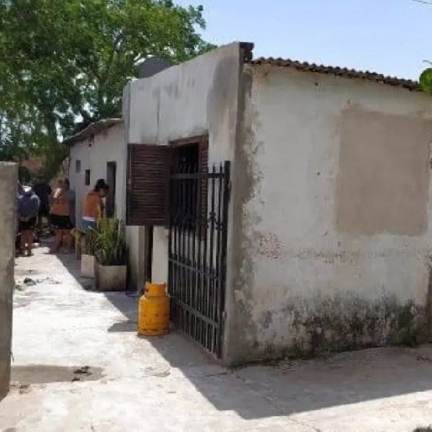 S&Aacute;ENZ PE&Ntilde;A: INCENDIARON LA VIVIENDA DEL HOMBRE ACUSADO DE ABUSAR DE UN NI&Ntilde;O DE 5 A&Ntilde;OS 