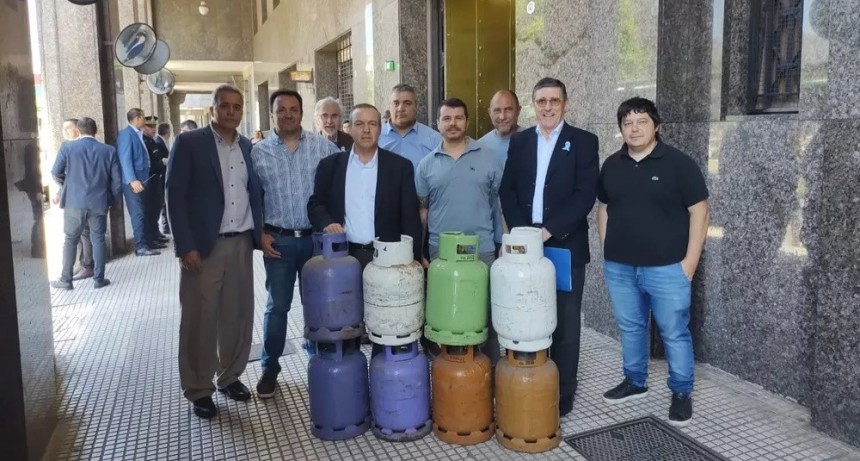 Empresarios del gas piden una garrafa a $2100
