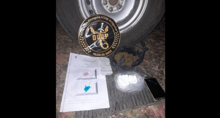 Villa &Aacute;ngela: DETENIDO CON ENVOLTORIOS DE MARIHUANA Y COCAINA EN SU PODER