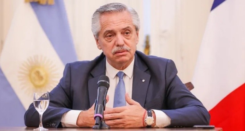Alberto Fern&aacute;ndez se descompuso en Indonesia
