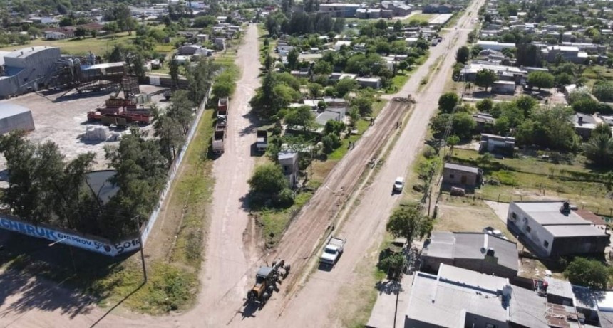 MUNICIPIO DE VILLA &Aacute;NGELA COMENZ&Oacute; OBRA DE PAVIMENTO POR AV. WENCESLAO ESPINOZA Y AV. LA PLATA