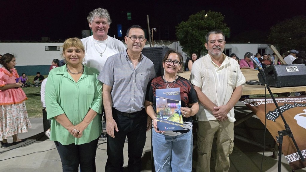 Villa Ángela: LA ACADEMIA “ALBORADA DE PAÑUELOS” RECIBIÓ LA DECLARACIÓN DE INTERÉS CULTURAL Y SOCIAL POR LA REALIZACIÓN DEL 2º ENCUENTRO DE DANZAS FOLKLÓRICAS 