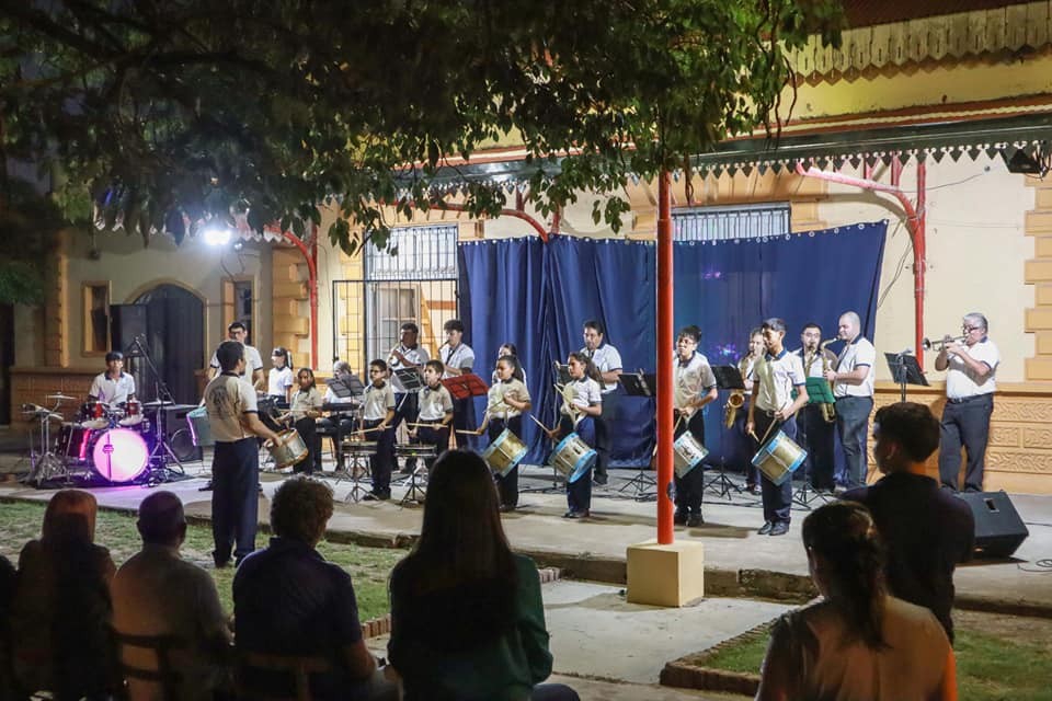 Villa Ángela: LA ESCUELA MUNICIPAL DE MÚSICA “ROBERTO KIENNER” CELEBRÓ EL DÍA DE SANTA CECILIA CON UNA JORNADA MUSICAL EMOTIVA