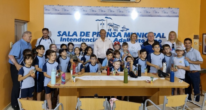 VISITA GUIADA DE LA ESCUELA ADVENTISTA A LA MUNICIPALIDAD DE VILLA &Aacute;NGELA
