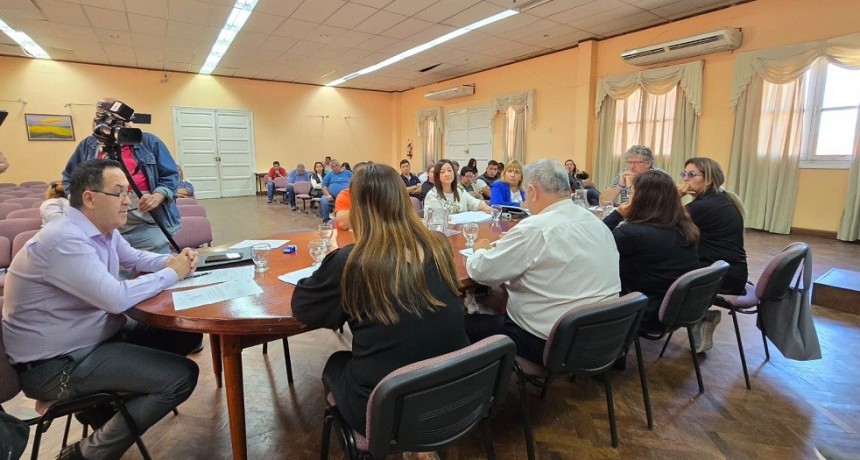 Villa &Aacute;ngela: EL CONCEJO APROB&Oacute; UN BONO DE FIN DE A&Ntilde;O DE 50 MIL PESOS PARA LOS EMPLEADOS MUNICIPALES 