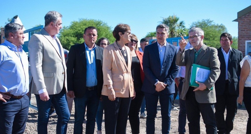 Samuh&uacute;, 113&ordm; Aniversario: EL GOBERNADOR ZDERO HOY PUSO  EN FUNCIONAMIENTO LA PLANTA POTABILIZADORA DE AGUA 