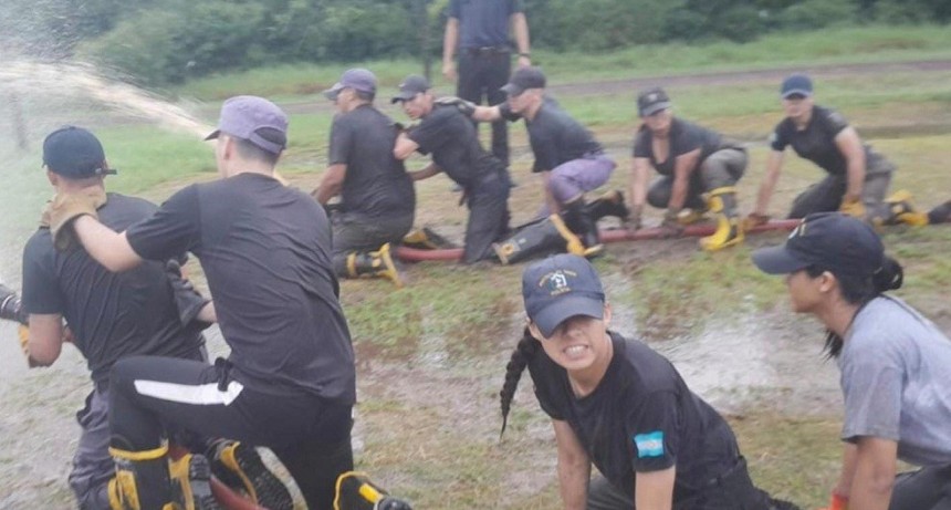Villa &Aacute;ngela: UNA AGENTE DE LA POLIC&Iacute;A REALIZO EL CURSO B&Aacute;SICO DE BOMBEROS  DE LA FUERZA DE SEGURIDAD PROVINCIAL 