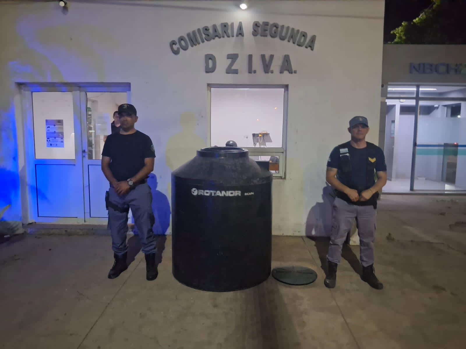 VILLA ÁNGELA: ROBARON UN TANQUE DE AGUA Y LO ABANDONARON EN LA QUINTA 5