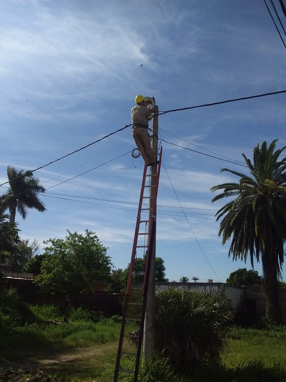 EL MUNICIPIO CONTINÚA CON LAS MEJORAS EN EL ALUMBRADO PUBLICO DE LA CIUDAD