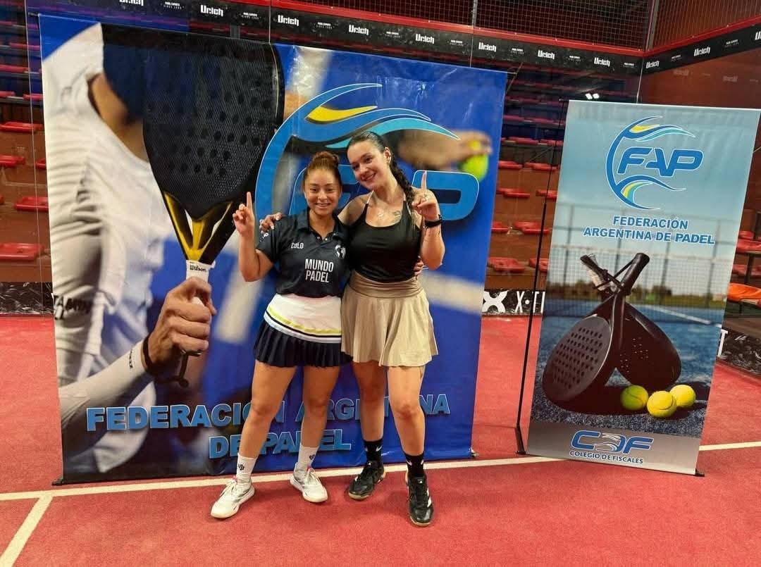 LA MUNICIPALIDAD DE VILLA ÁNGELA FELICITA A LAS JUGADORAS EMILCE DE ARRIBA E IVON ROMERO 