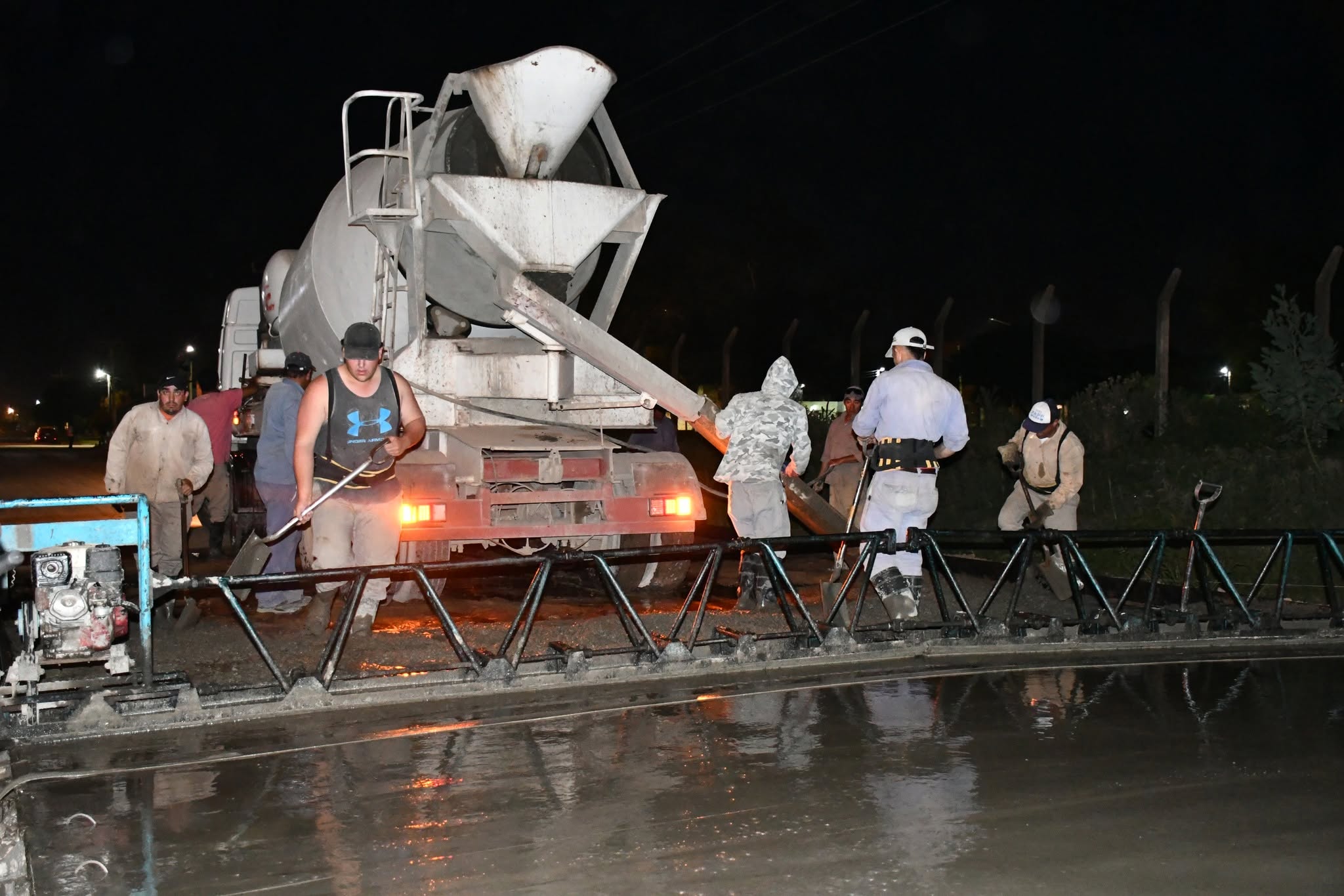 VILLA ÁNGELA: AVANZA A BUEN RITMO LA PAVIMENTACIÓN EN AVENIDA DEL TRABAJO
