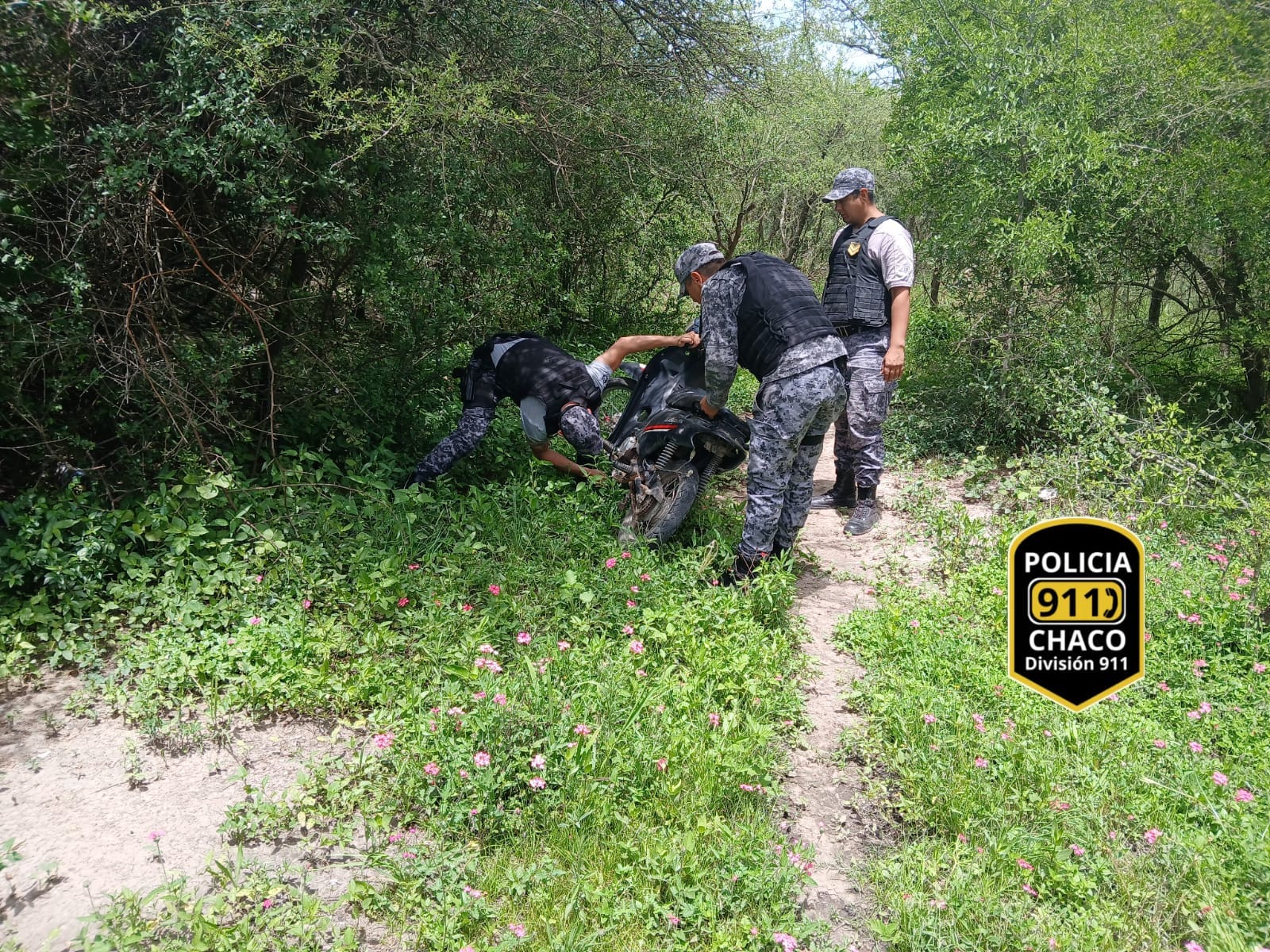 VILLA ÁNGELA: ROBARON UNA MOTOCICLETA Y LA DEJARON ABANDONADA ENTRE MALEZAS