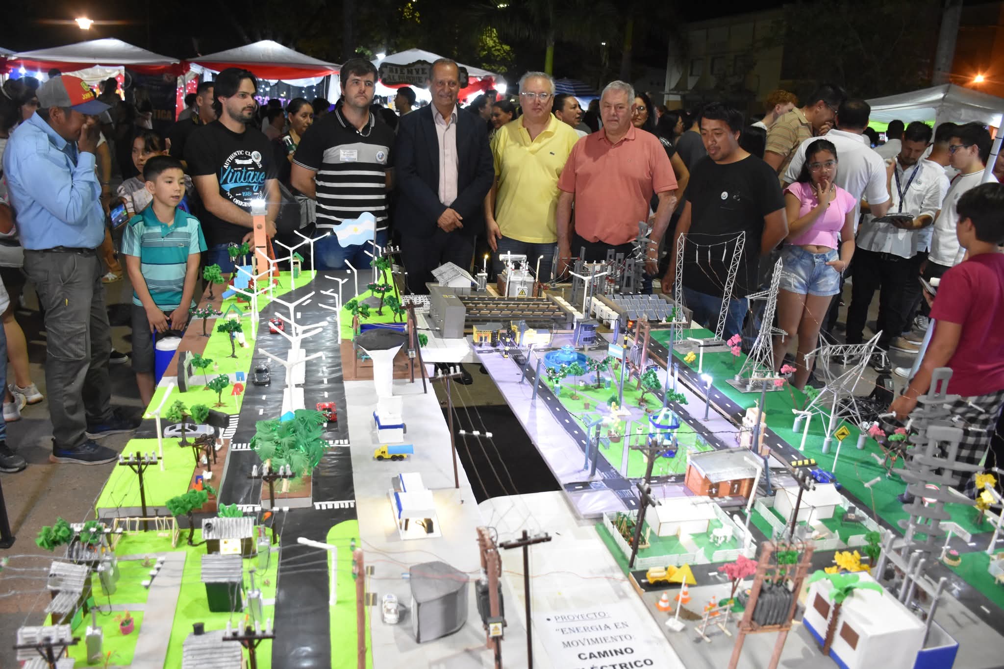 PAPP DESTACÓ LA IMPORTANCIA DE LA EDUCACIÓN TÉCNICA EN LA EXPO 2025 REALIZADA FRENTE A LA PLAZA CENTRAL