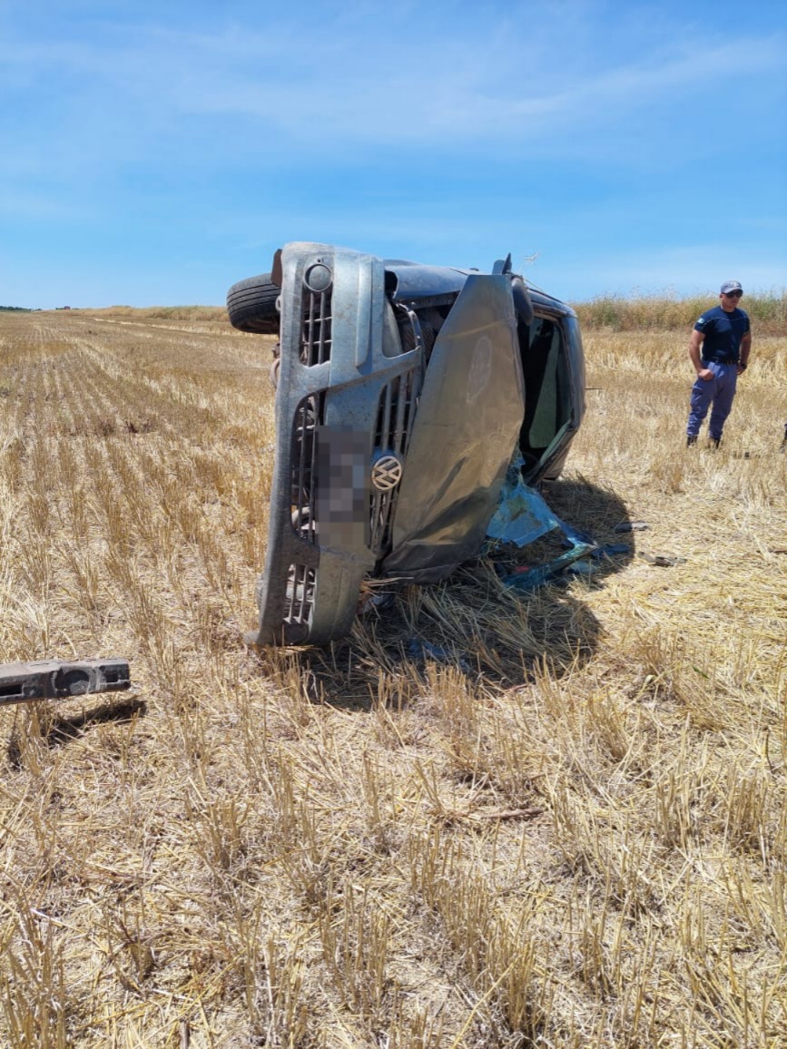SANTA SYLVINA: VUELCO DE UN AUTO EN RUTA 5 DEJÓ A UNA PAREJA HERIDA