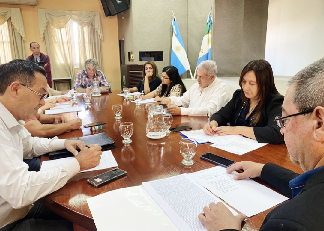 “HAY UNA GRAN DEMANDA HABITACIONAL”: BUYATTI PIDIÓ ACELERAR LA ADJUDICACIÓN DE LOTES MUNICIPALES 