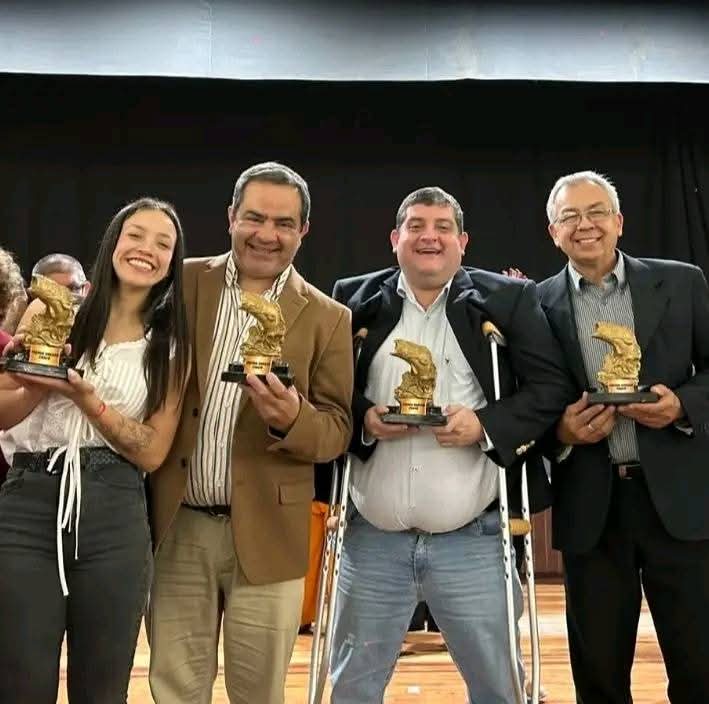 CUATRO VILLANGELENSES RECIBIERON EL PREMIO 