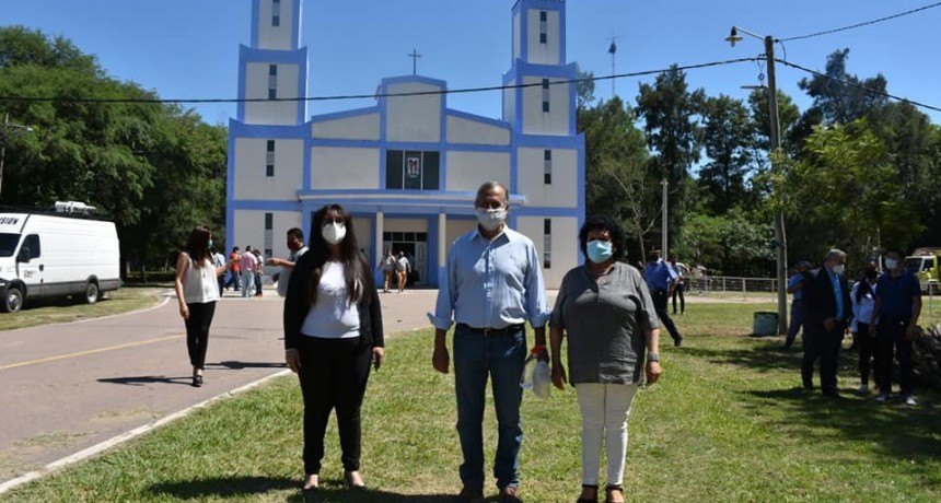 Villa &Aacute;ngela: EL INTENDENTE ADALBERTO PAPP PARTICIP&Oacute; DE LA MISA POR EL D&Iacute;A DE LA VIRGEN CON PRESENCIA DEL GOBERNADOR JORGE CAPITANICH