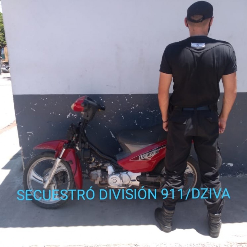 Villa &Aacute;ngela: RECUPERAN UNA MOTO ROBADA, EL AUTOR DEL HECHO LA DEJ&Oacute; OCULTA EN UN CANAL