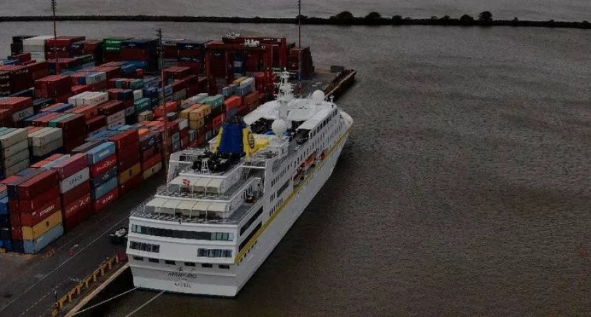 Salud dispuso el aislamiento del crucero Hamburg