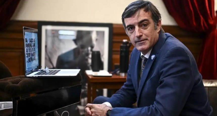 Esteban Bullrich renuncia a su banca en el Senado