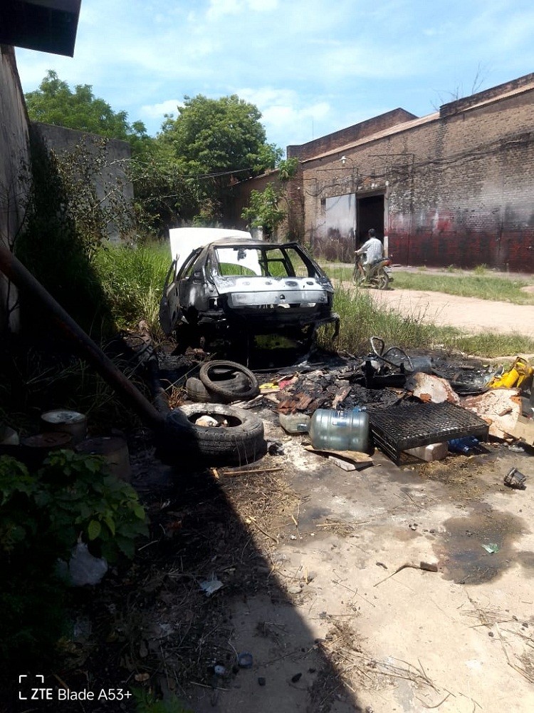 Villa Ángela: BOMBEROS SOFOCO UN INCENDIO DE RESIDUOS EN CERCANÍA DE UN TALLER MECÁNICO 