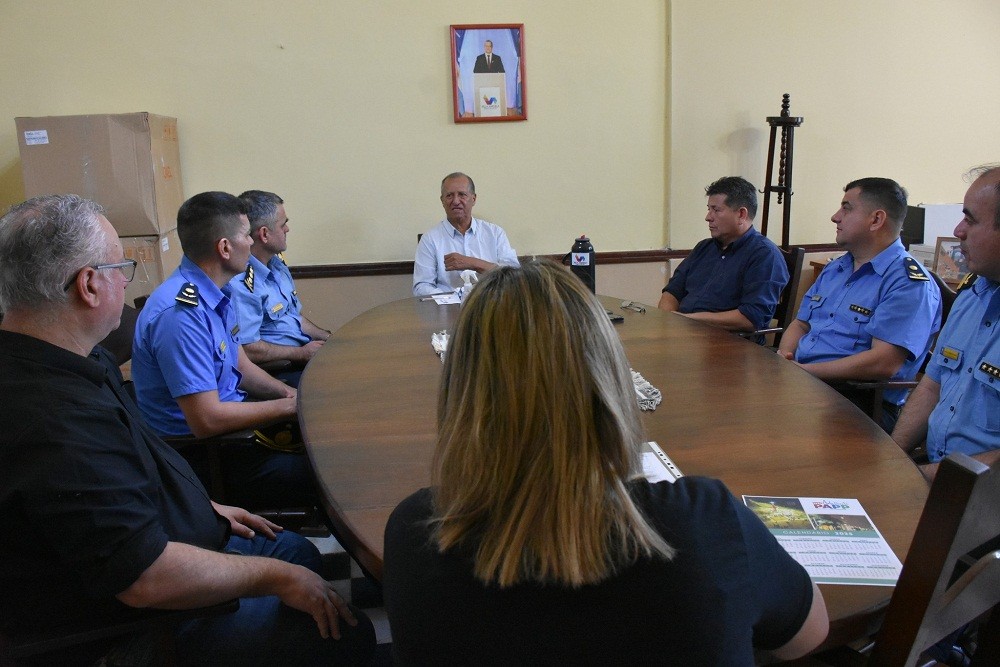 EL INTENDENTE PAPP Y EL COMISARIO GENERAL KOSTEKI COORDINARON ACCIONES DE SEGURIDAD Y PREVENCIÓN VIAL EN VILLA ÁNGELA