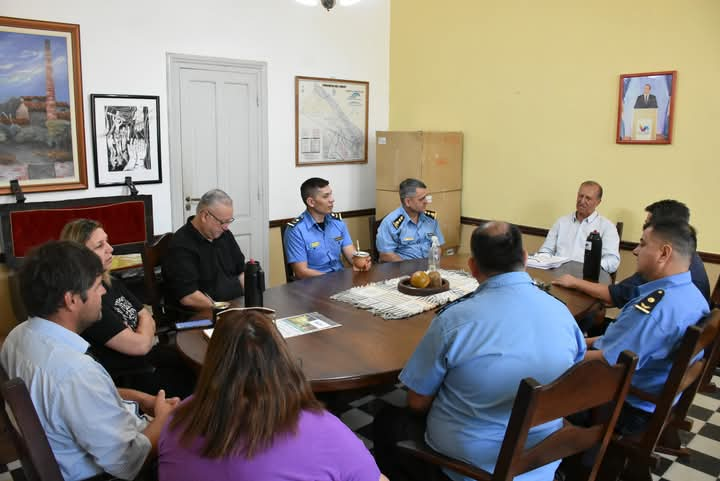 EL INTENDENTE ADALBERTO PAPP Y EL COMISARIO GENERAL MARCELO KOSTEKI COORDINARON ACCIONES DE SEGURIDAD Y PREVENCIÓN VIAL EN VILLA ÁNGELA