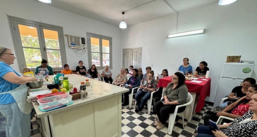 Villa &Aacute;ngela: EXITOSA CONVOCATORIA EN EL TALLER DE COCINA PARA CEL&Iacute;ACOS CON RECETAS NAVIDE&Ntilde;AS 
