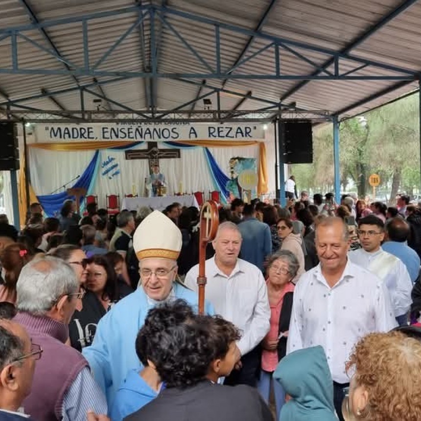 EL INTENDENTE ADALBERTO PAPP Y EL ARZOBISPO HUGO NICOL&Aacute;S BARBARO DESTACARON LA FIESTA DE LA VIRGEN DE LA LAGUNA