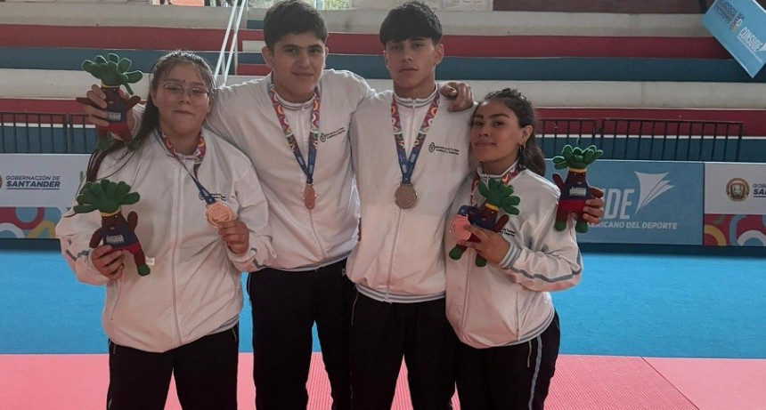 Villa &Aacute;ngela: ADRIANA DELGADO LOGR&Oacute; MEDALLA DE BRONCE EN SU PARTICIPACI&Oacute;N DE LOS JUEGOS SUDAMERICANOS ESCOLARES REALIZADOS EN COLOMBIA