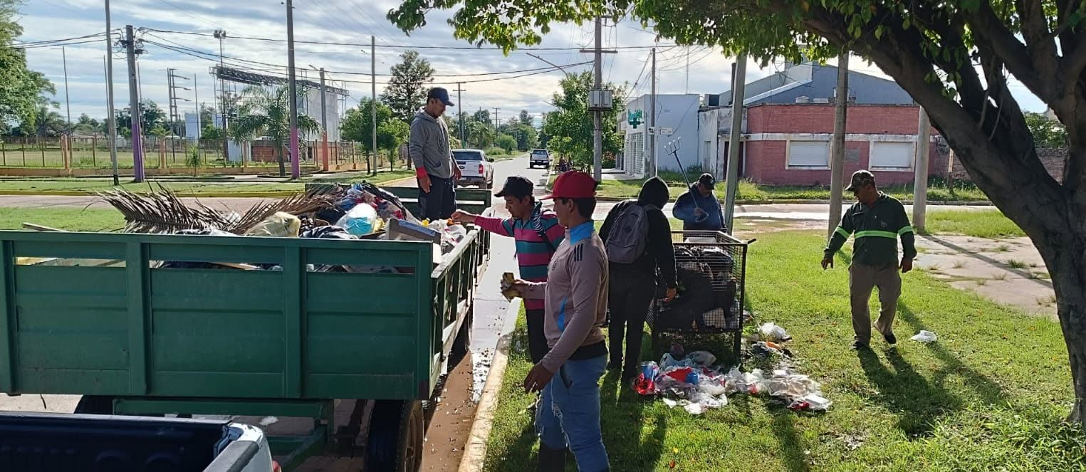 TRAS LOS FESTEJOS NAVIDEÑOS, EL MUNICIPIO REALIZA INTENSAS TAREAS DE LIMPIEZA EN ESPACIOS PÚBLICOS